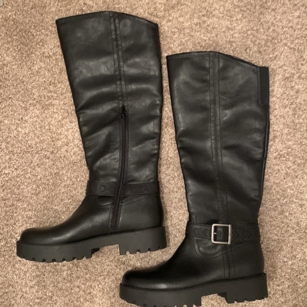 Zodiac Boots NWOT